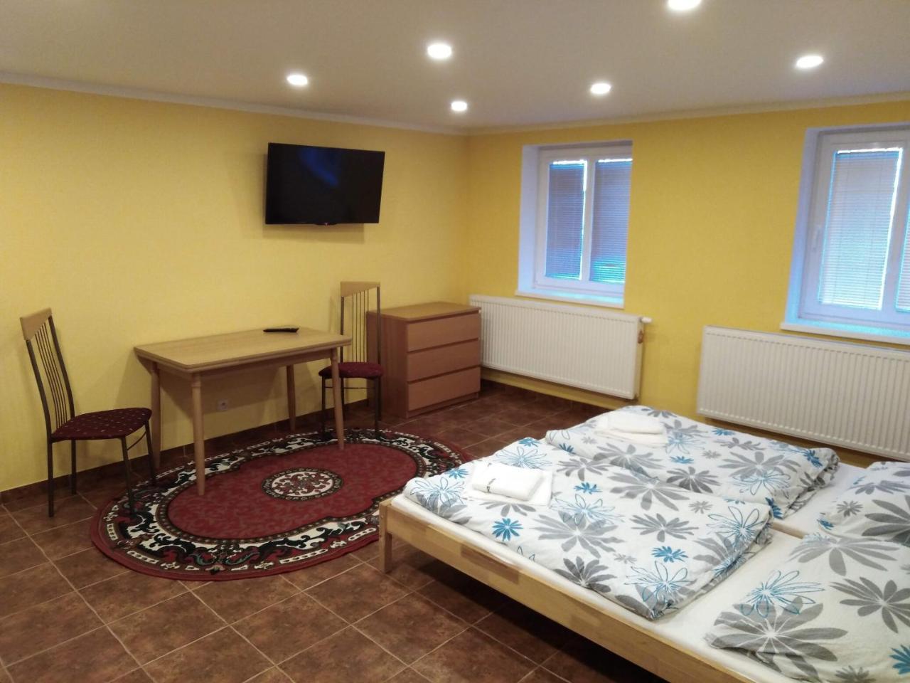 Penzion Snezenka Jiretin pod Bukovou Extérieur photo