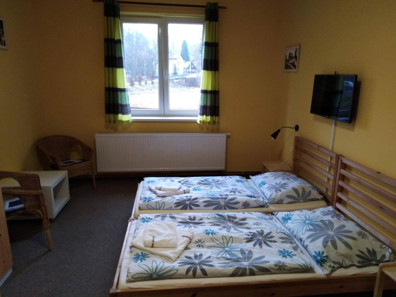 Penzion Snezenka Jiretin pod Bukovou Extérieur photo