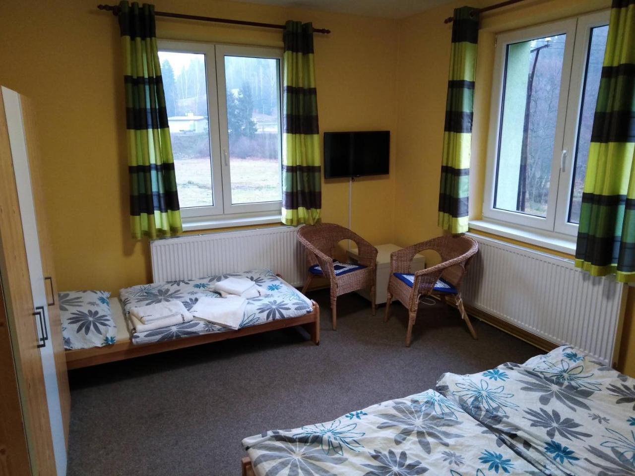 Penzion Snezenka Jiretin pod Bukovou Extérieur photo
