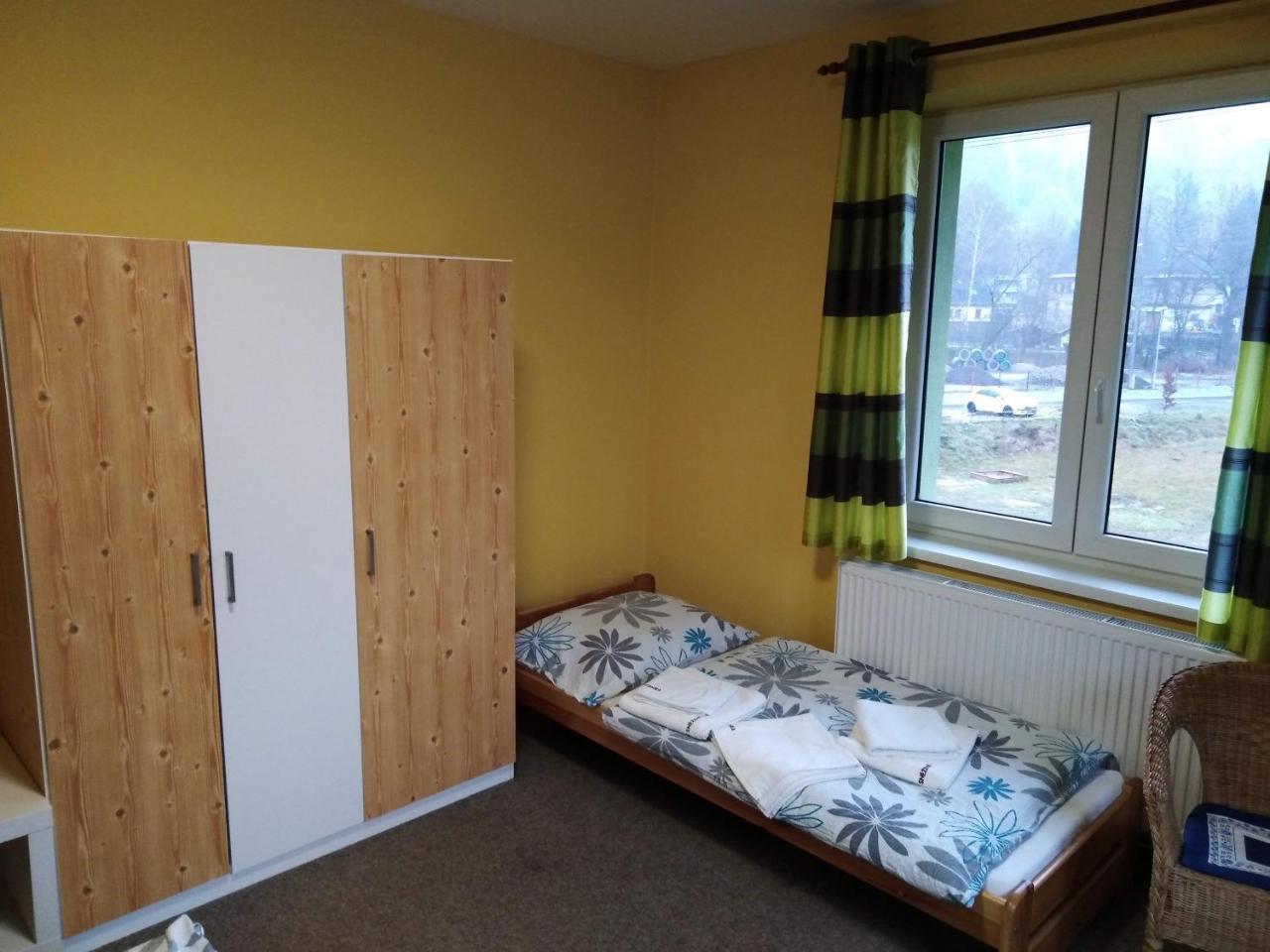 Penzion Snezenka Jiretin pod Bukovou Extérieur photo